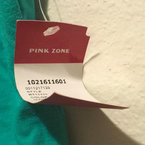 Cute teal crop top. - Picture 4 of 4